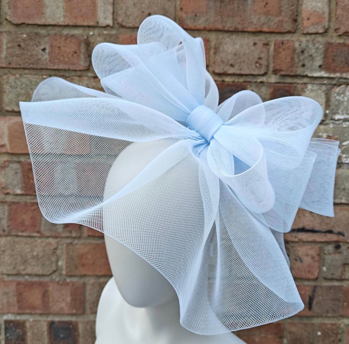 Fascinators, hats and head pieces — photo 5 of 19