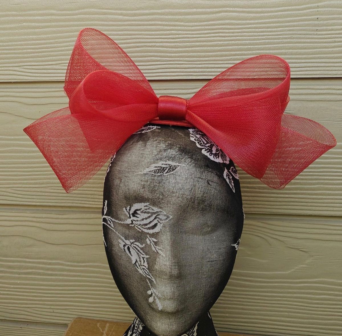 Fascinators, hats and head pieces — photo 9 of 19
